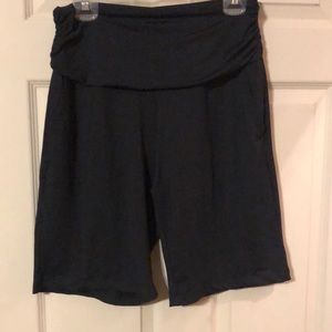 Large workout spandex baleaf with pockets and new tags